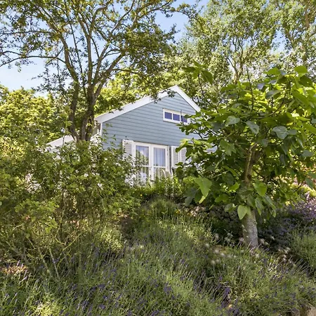 Loevesteijn: Coastal Retreat With Garden Terrace Ouddorp