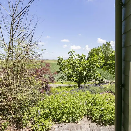 Loevesteijn: Coastal Retreat With Garden Terrace * Ouddorp