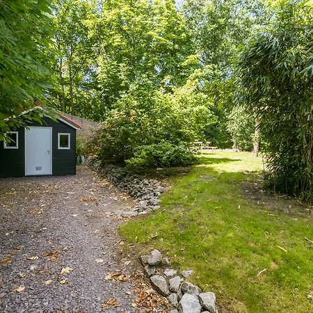 Holiday home Loevesteijn: Coastal Retreat With Garden Terrace