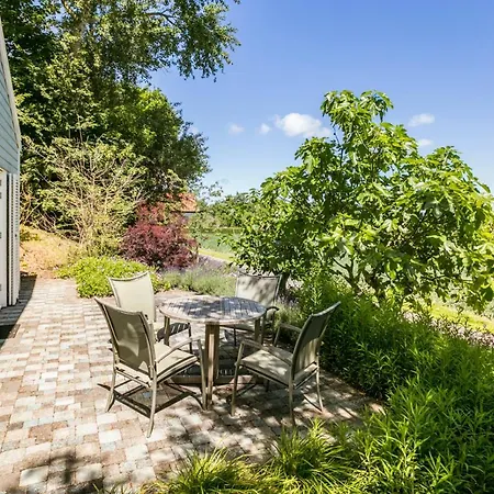 Loevesteijn: Coastal Retreat With Garden Terrace *