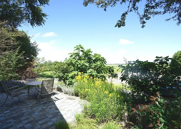 Loevesteijn: Coastal Retreat With Garden Terrace Holiday home