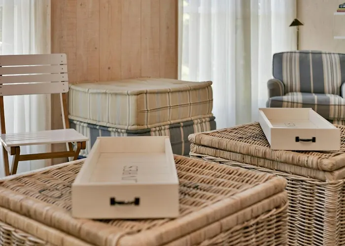 Loevesteijn: Coastal Retreat With Garden Terrace Ouddorp