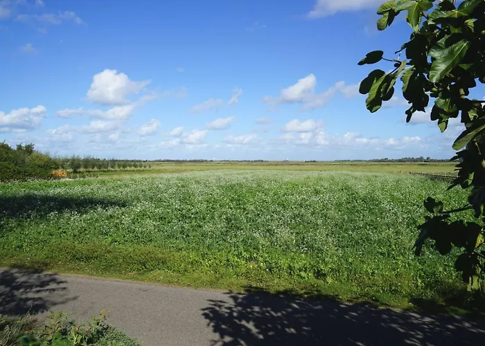 Holiday home Loevesteijn: Coastal Retreat With Garden Terrace