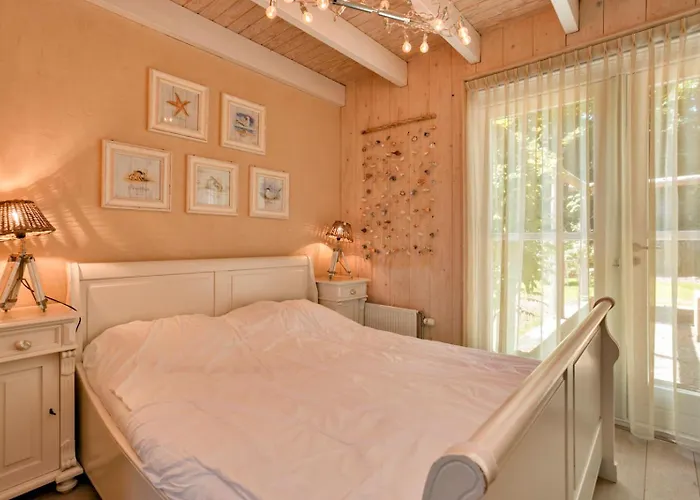 Loevesteijn: Coastal Retreat With Garden Terrace Holiday home