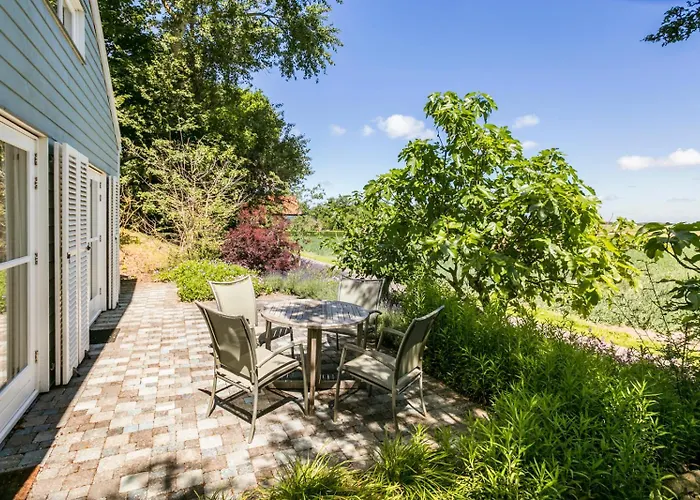 Loevesteijn: Coastal Retreat With Garden Terrace Holiday home *